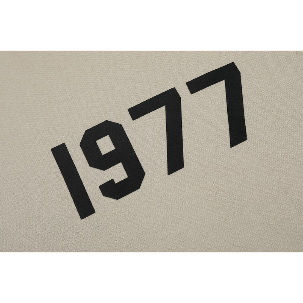 1977 Hoodies