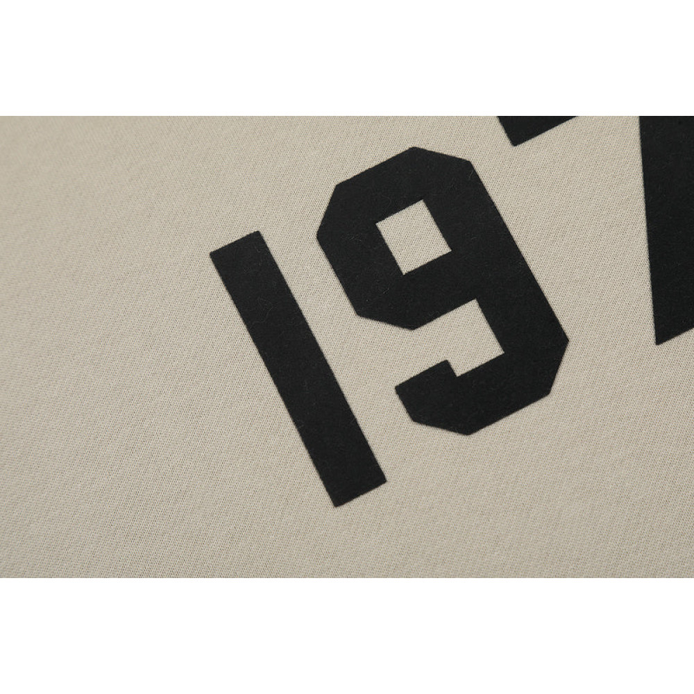 1977 Hoodies