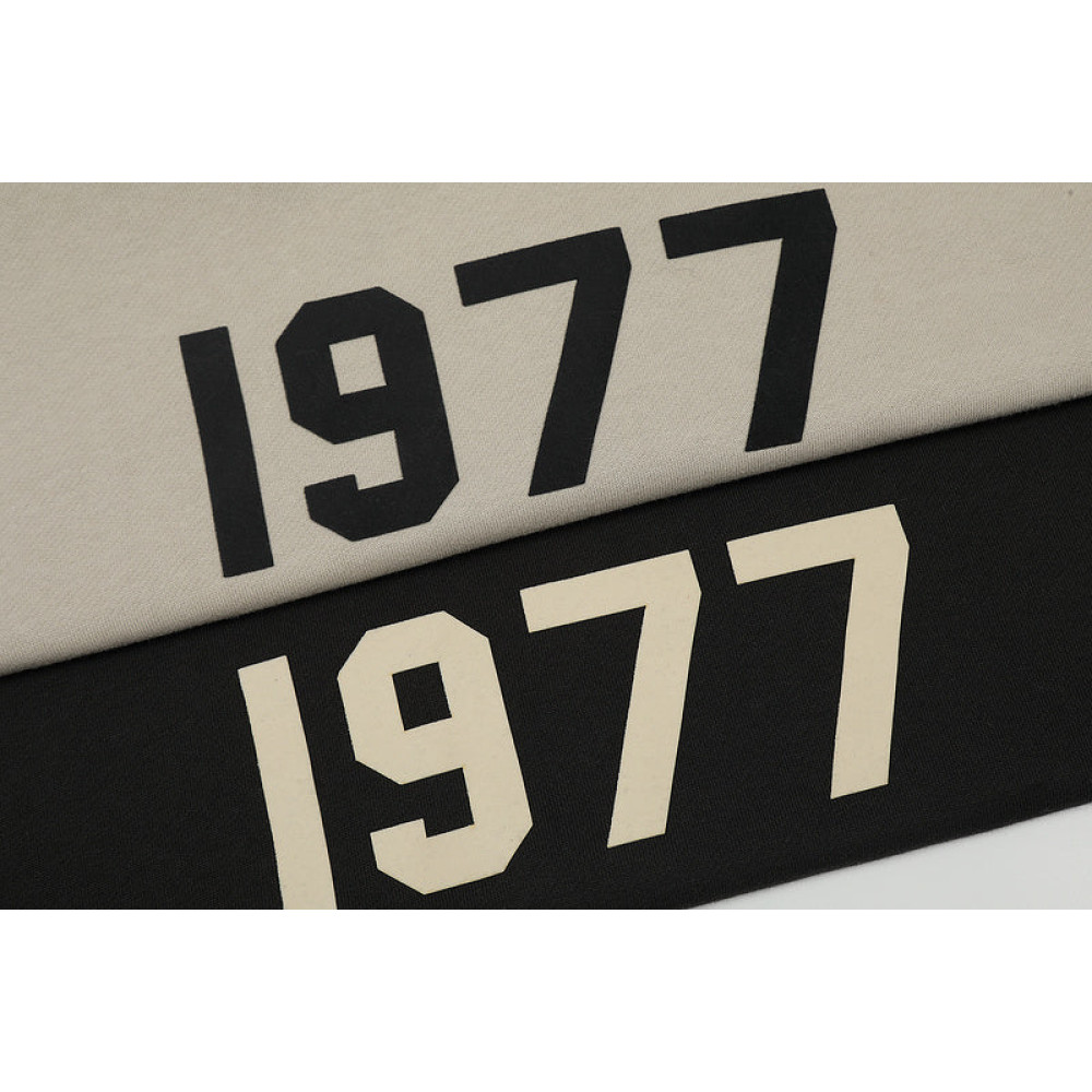 1977 Hoodies