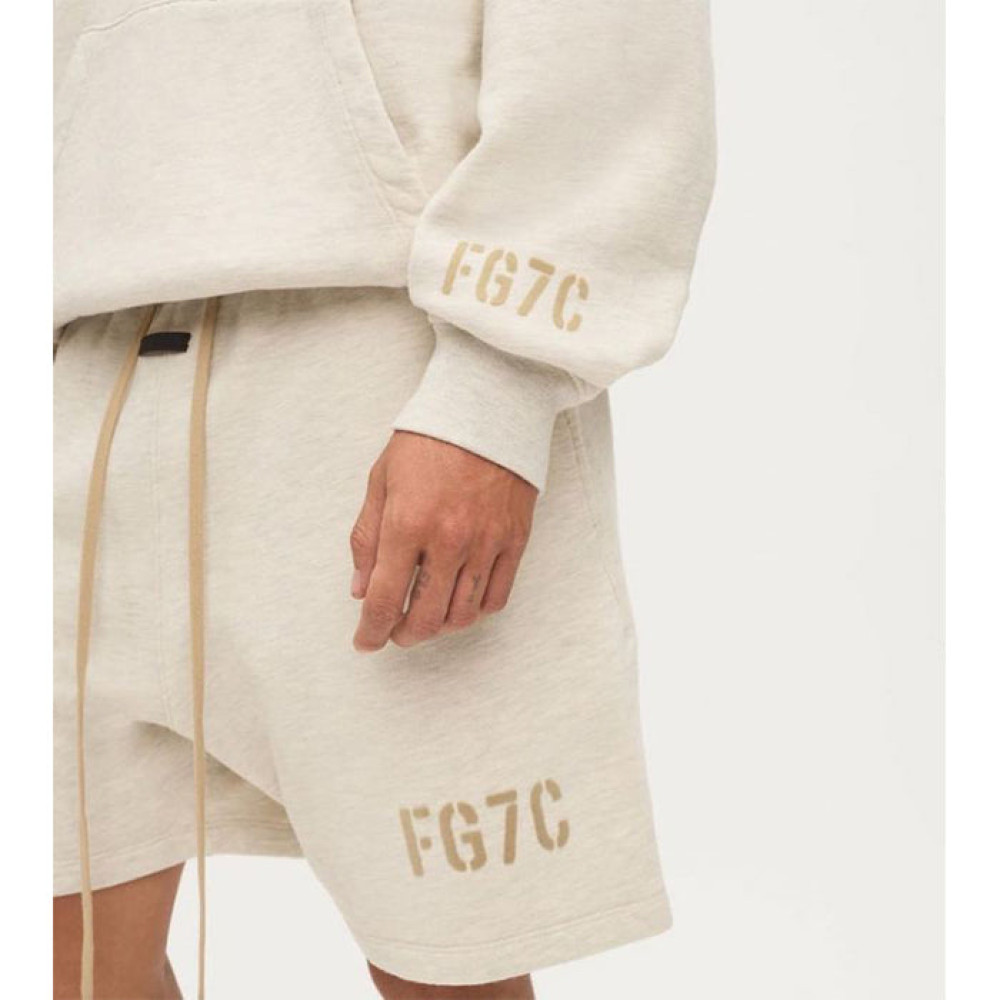 ESSENTIALS 7C SHORTS