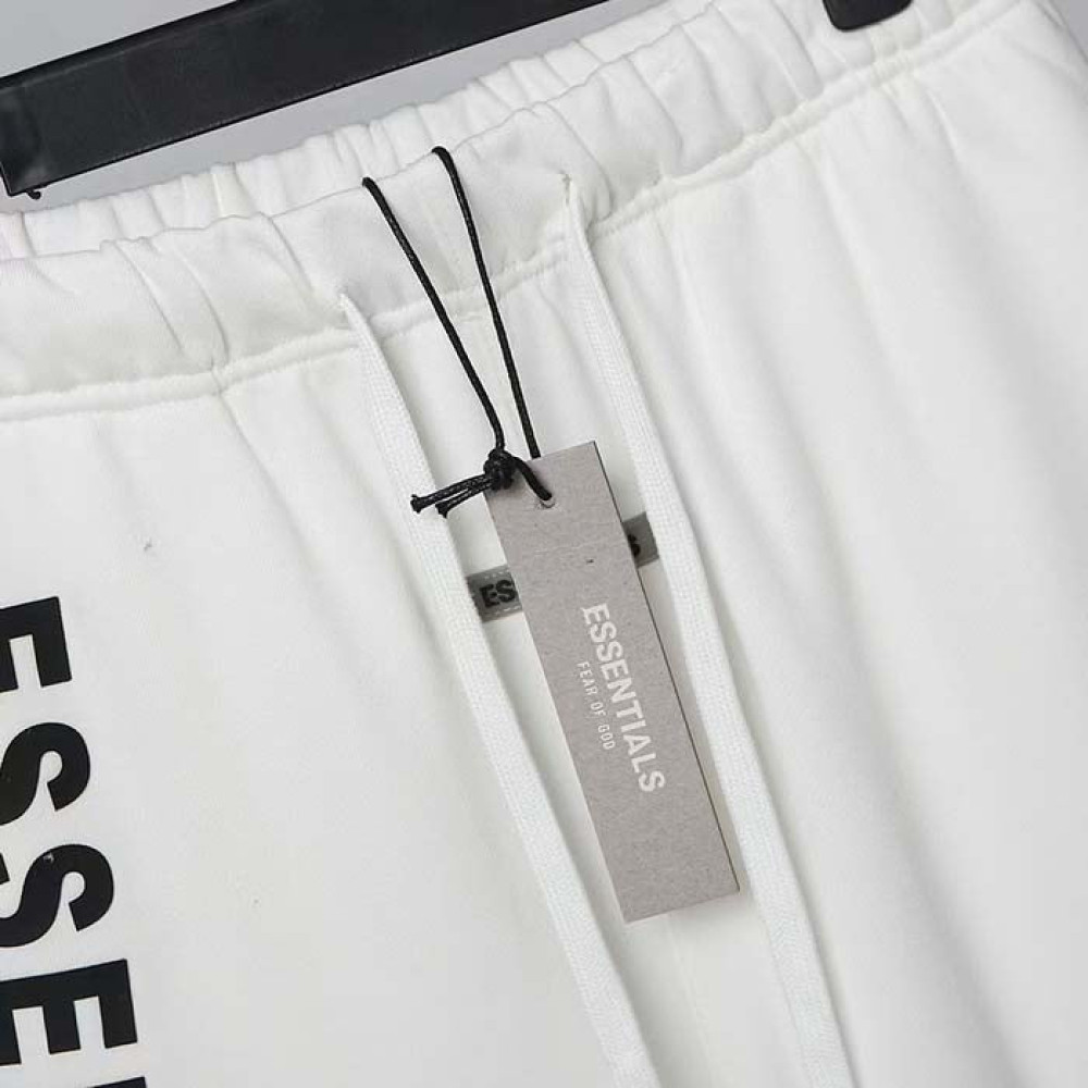 ESSENTIALS SHORTS
