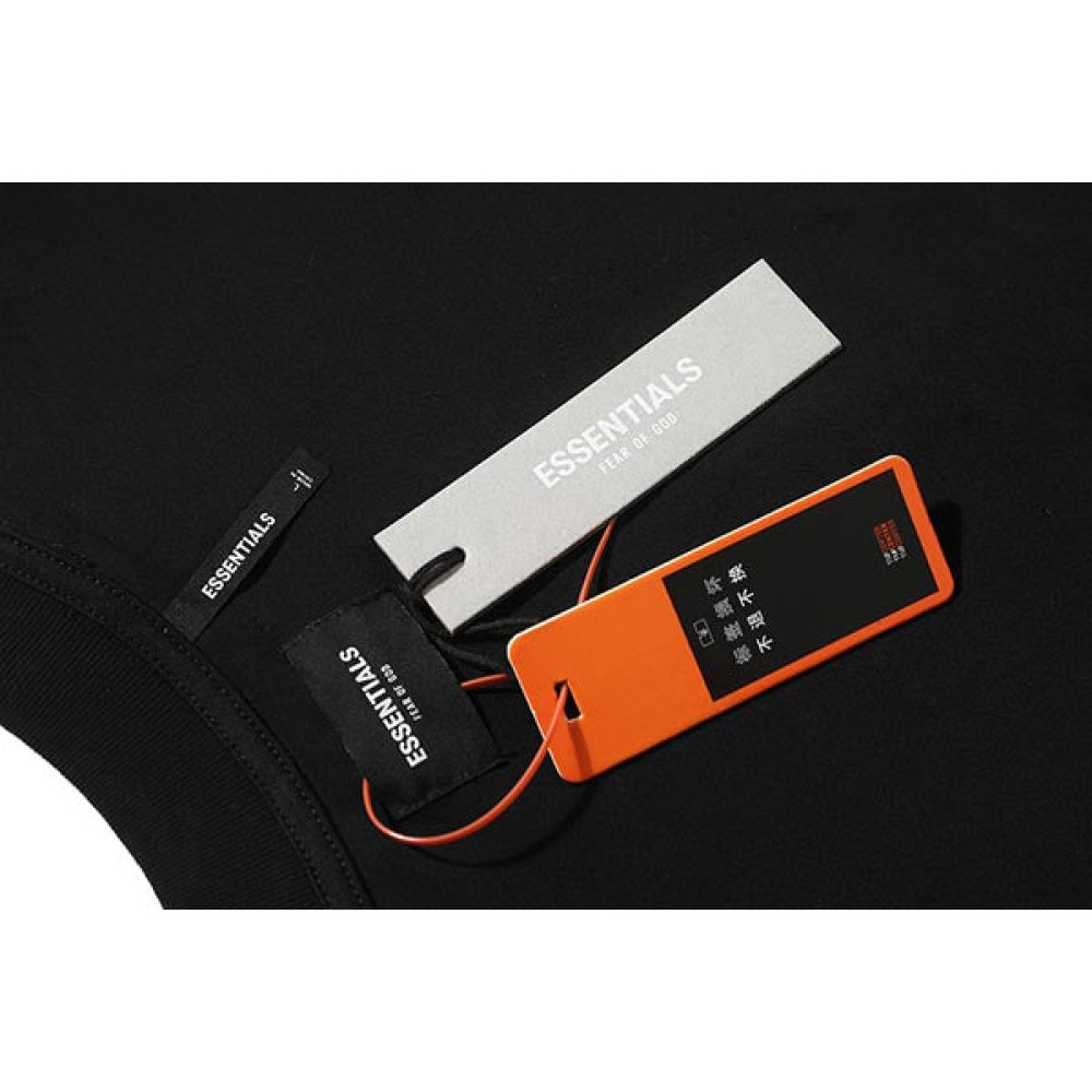 ESSENTIALS Long Sleeve Tee